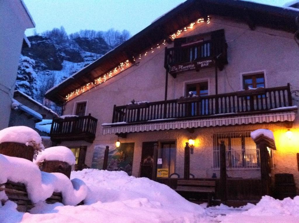 La Placette - Albergo Diffuso E Trattoria Usseaux Exterior foto